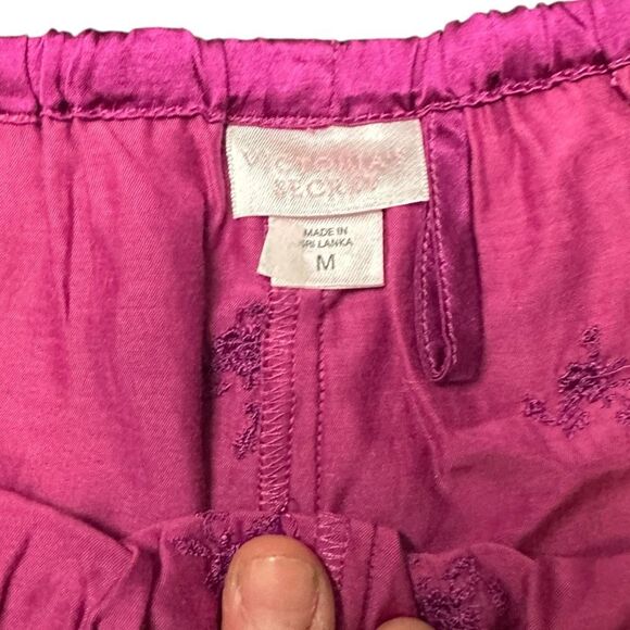 VICTORIA’S SECRET Women’s Fuchsia Pink Satin Embroidered Sleep Shorts Size Mediu - Picture 3 of 4